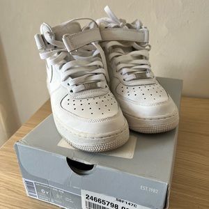 DONATED** Nike Air Force 1 Mid